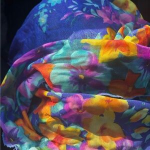 Terzo millernno Vintage 80’s style Floral vibrant Multicolor Scarf